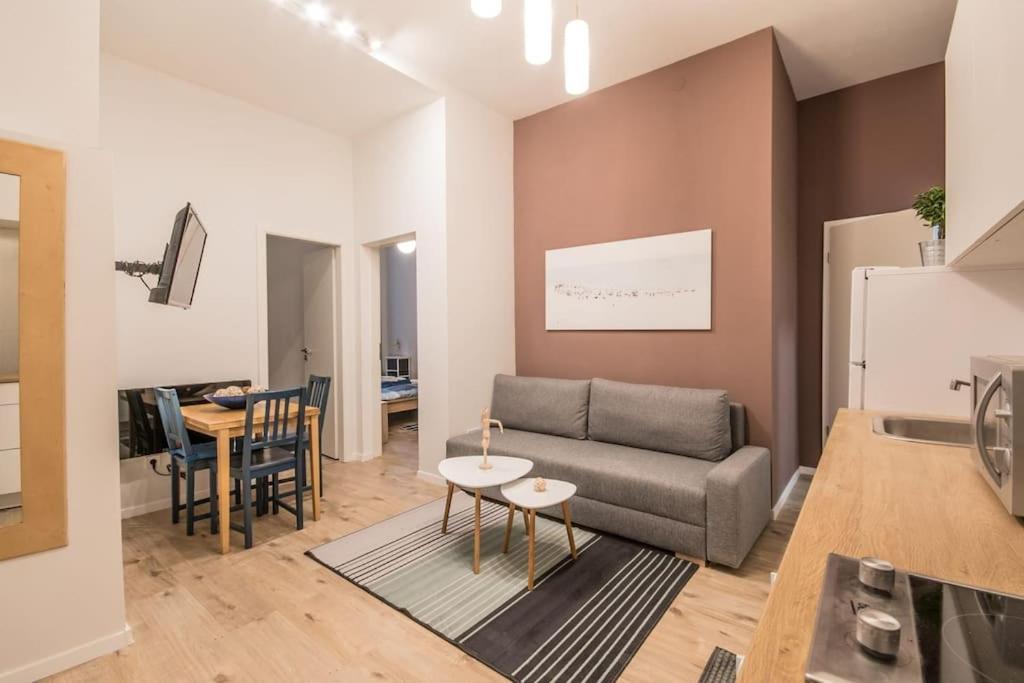 A+ Budapest Central Dob Street Apartamento Exterior foto