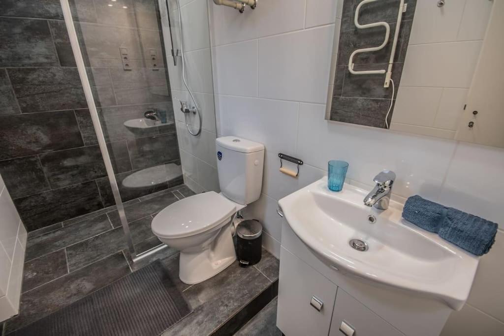 A+ Budapest Central Dob Street Apartamento Exterior foto